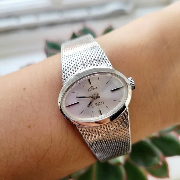 Swiss Mondaine 17 Jewels Silver Watch